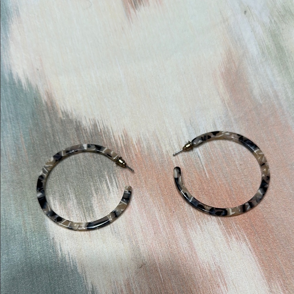 Elegant Black and Cream Hoop Earrings